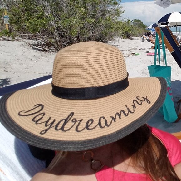 Meet your Posher, Daniela - Picture 1 of 16